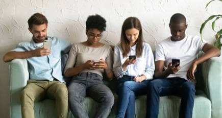 6 Critical Mobile Activities for Off-Campus Online Student Engagement